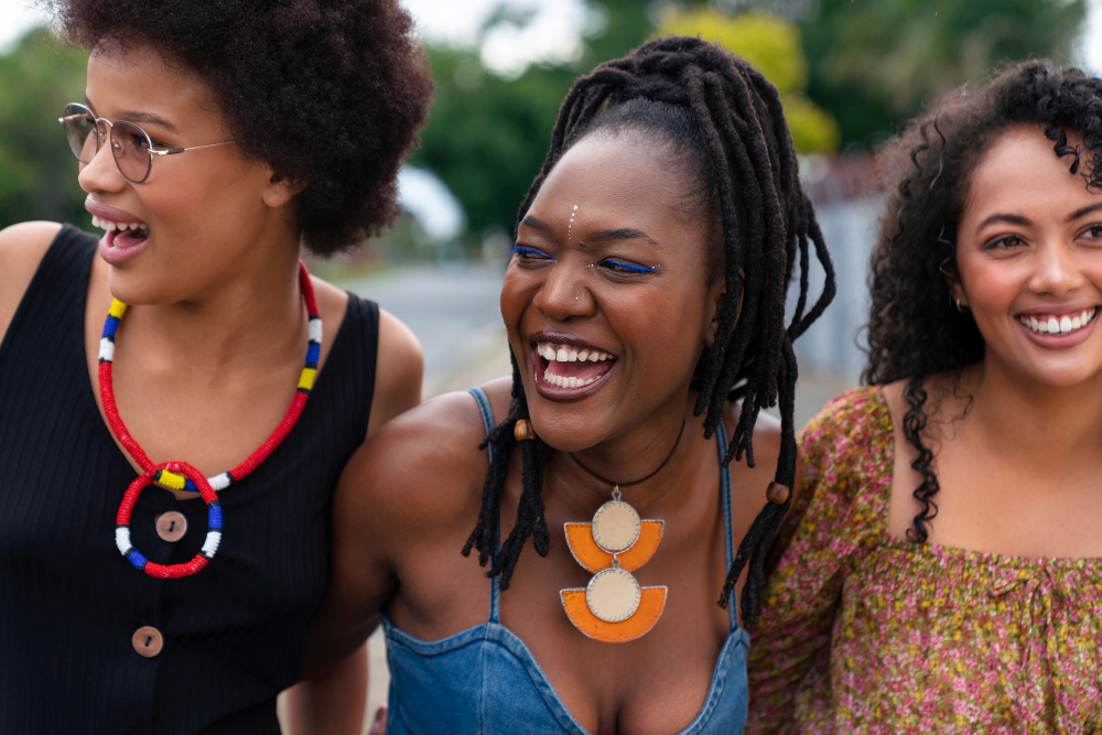 Femmes engagées dans des actions communautaires et d'impact social